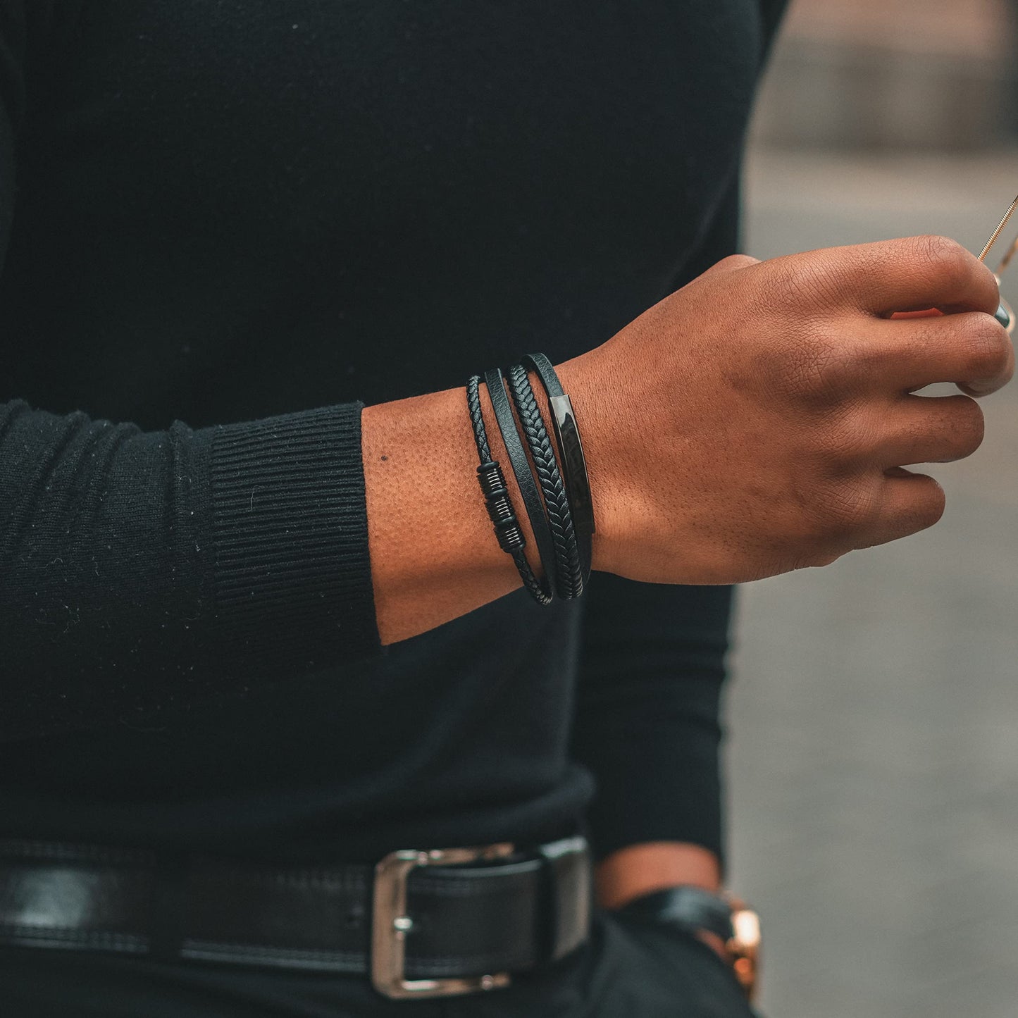 Braided wrap bracelet for men made of leather (23cm) in black: bracelet gift