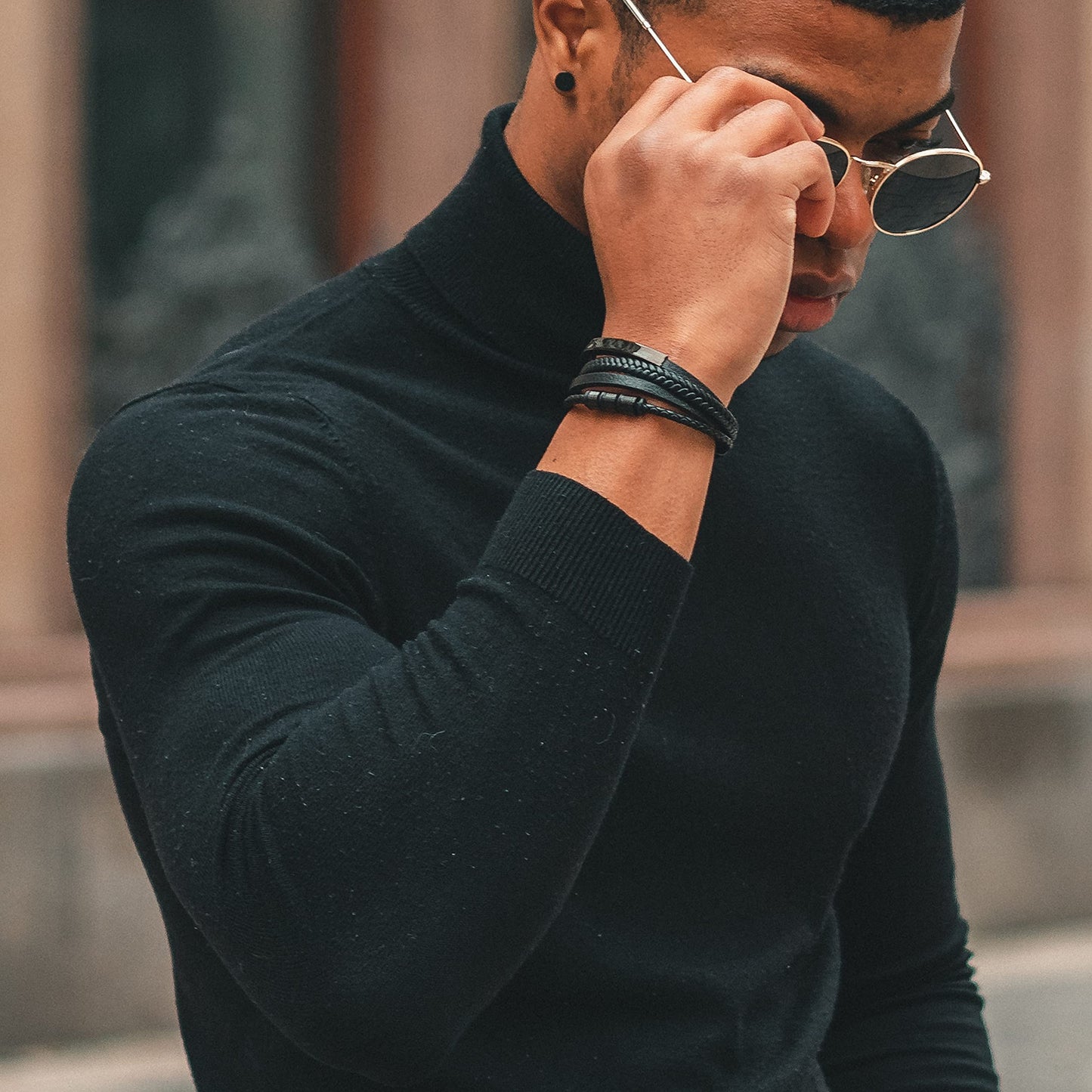 Braided wrap bracelet for men made of leather (23cm) in black: bracelet gift